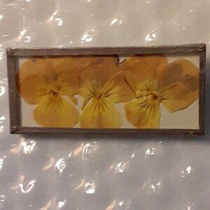 Dryed Flower Brooch